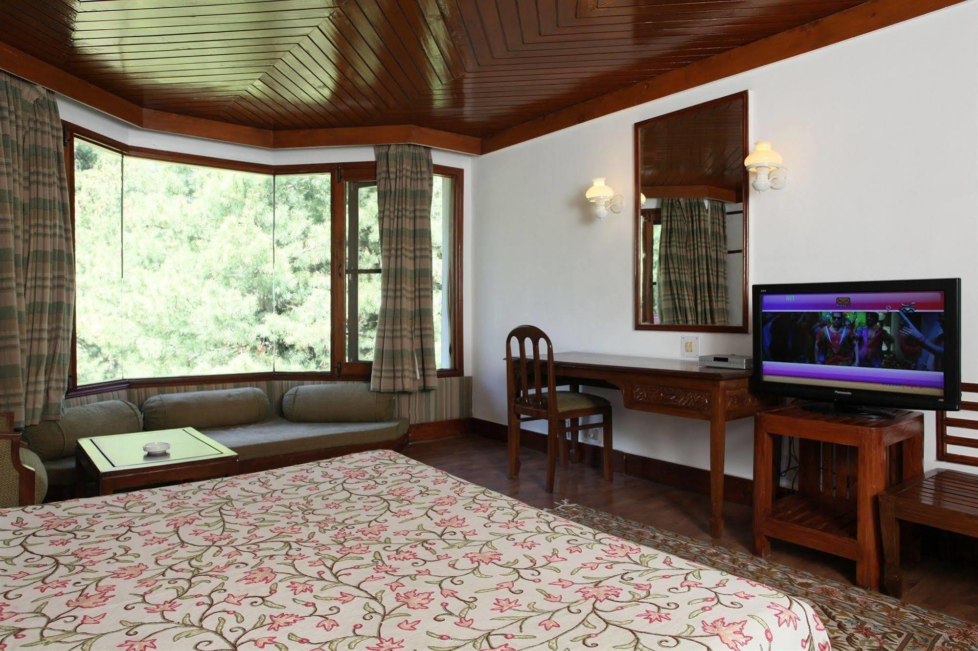 Senator Pine N Peak Hotel Pahalgam Luaran gambar